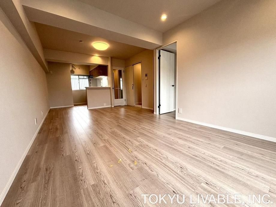 Renovated 2LDK Apartment Near Yomiuriland-mae Station in Kawasaki - Thumbnail 3