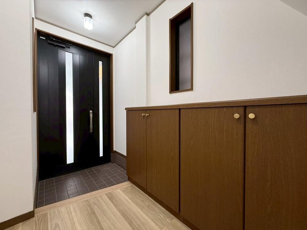 Renovated 4LDK House for Sale in Higashiosaka, Osaka - Thumbnail 3