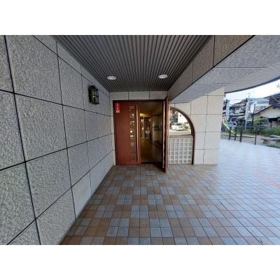 Across Hakata Central Park 3LDK Renovated Condo in Fukuoka - Thumbnail 2
