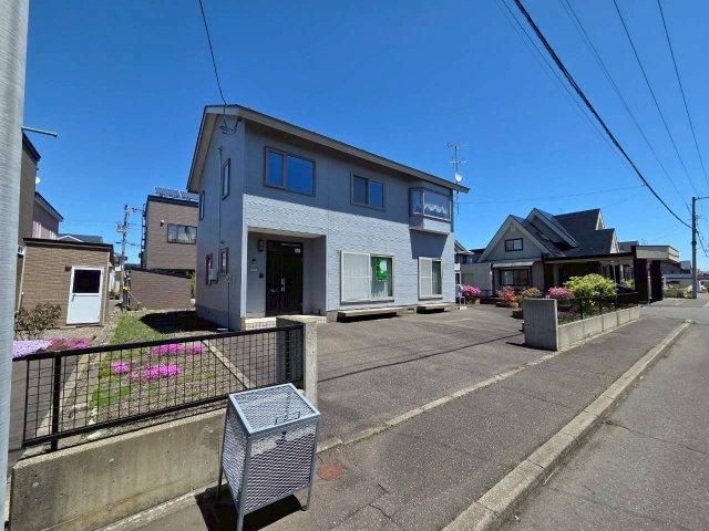 3LDK+S House on 100 Tsubo Corner Lot in Kushiro, Hokkaido - Thumbnail 2