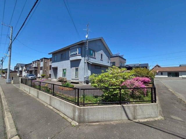 3LDK+S House on 100 Tsubo Corner Lot in Kushiro, Hokkaido - Thumbnail 3