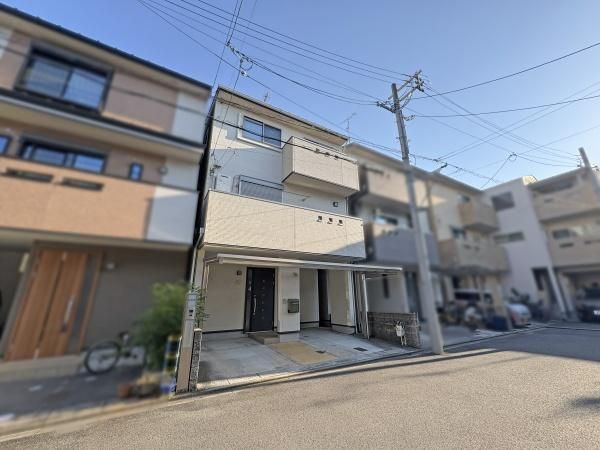 3LDK Wooden House for Sale in Nakagyo Ward, Kyoto - Thumbnail 2