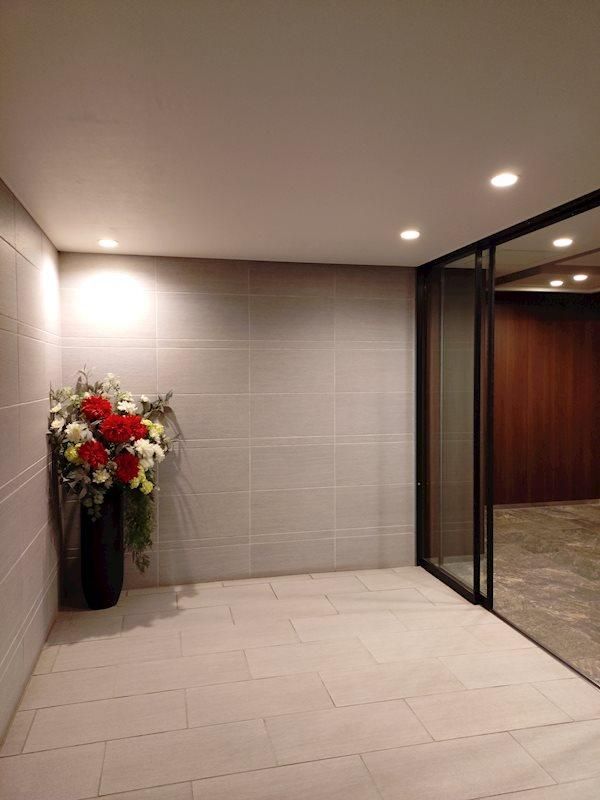 Parknard Mejiro Otomeyama 3LDK Apartment for Sale in Shinjuku - Thumbnail 2