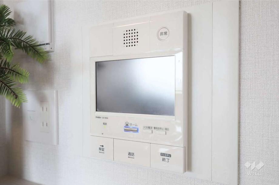 Renovated 1LDK Apartment in Shinjuku, Tokyo – 64.92m² - Thumbnail 2