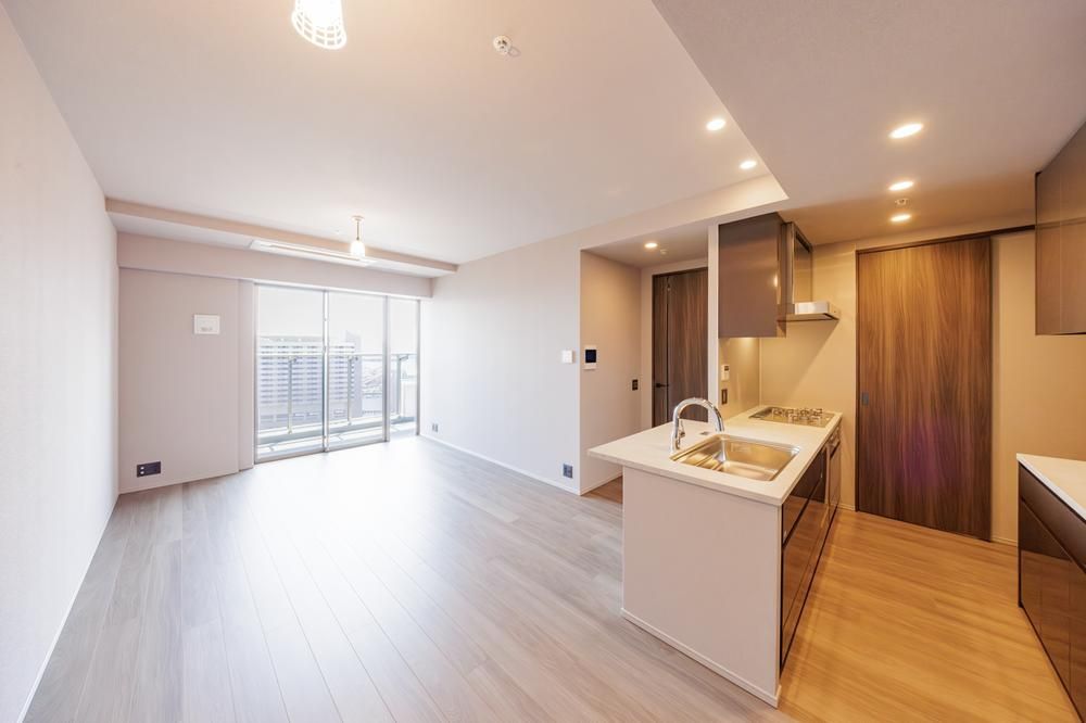LIVIO Tower Shinagawa 3LDK New Apartment in Minato-ku Tokyo - Thumbnail 3