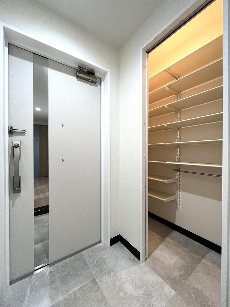 Renovated 3LDK Apartment in Takamatsu, Kagawa - 79.26 sqm - Thumbnail 3