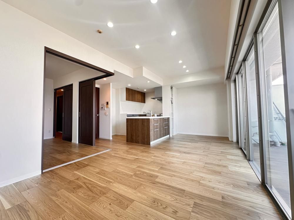3LDK Apartment for Sale in Funabashi, Chiba - 75m² - Thumbnail 3