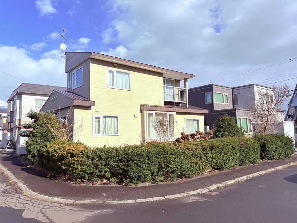 4LDK House for Sale in Kita-ku, Sapporo near Takuhoku Station - Thumbnail 3