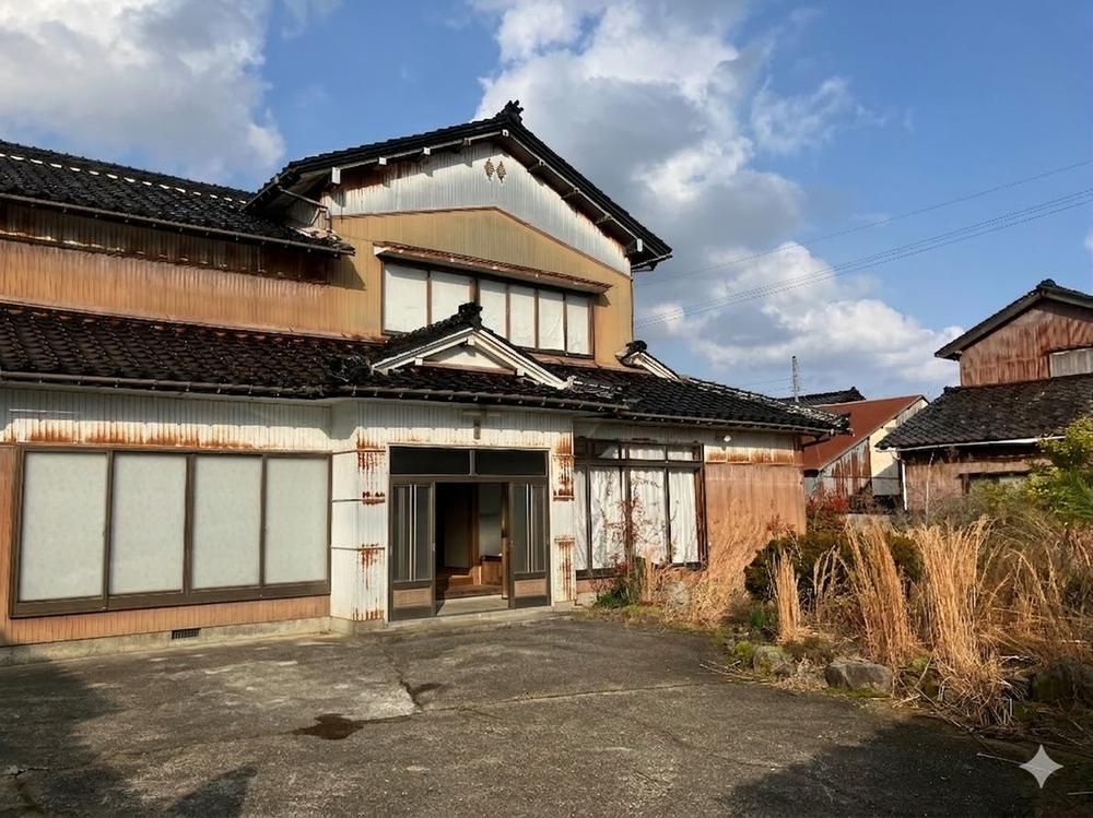 8DK House with Large Land in Himi City, Toyama - Thumbnail 2