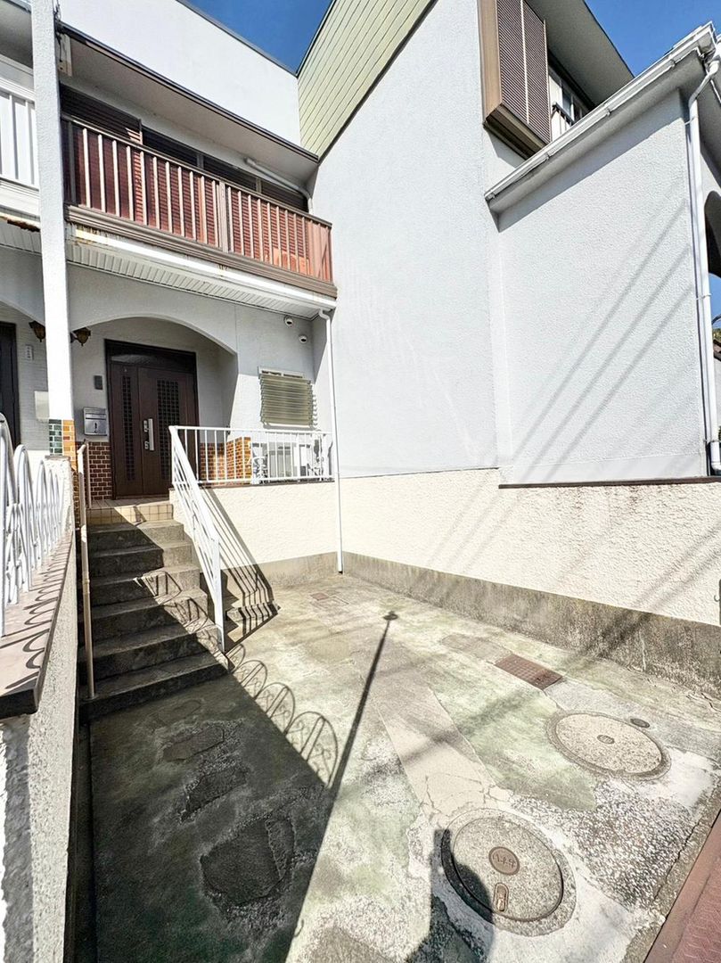 2LDK Townhouse for Sale in Rokuura, Yokohama - 11.8 Million Yen - Thumbnail 2