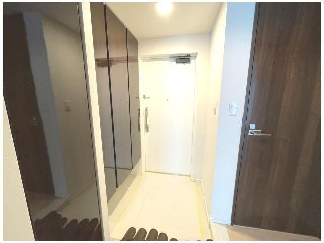 Renovated 2LDK in City Tower Higashi-Umeda Parkfront, Osaka - Thumbnail 3