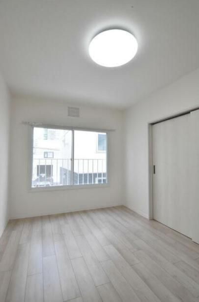 Renovated 2LDK Apartment in Toyohira-ku, Sapporo - 46.2m2 - Thumbnail 3