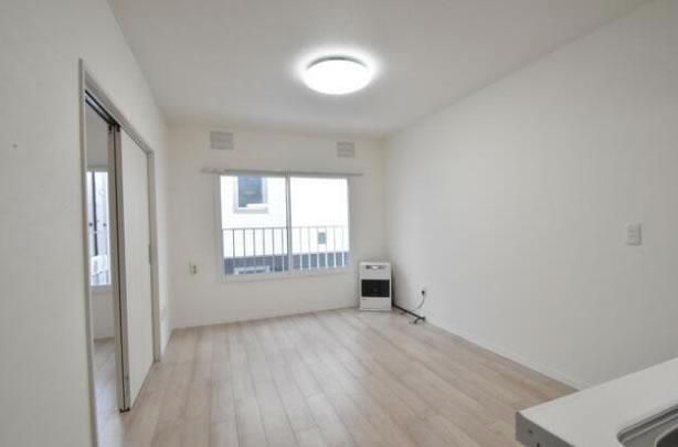Renovated 2LDK Apartment in Toyohira-ku, Sapporo - 46.2m2 - Thumbnail 2