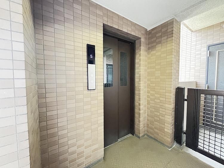 Renovated 3LDK Apartment for Sale in Kawasaki, Kanagawa - Thumbnail 2