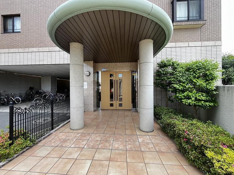 Renovated 3LDK Apartment for Sale in Kawasaki, Kanagawa - Image 1