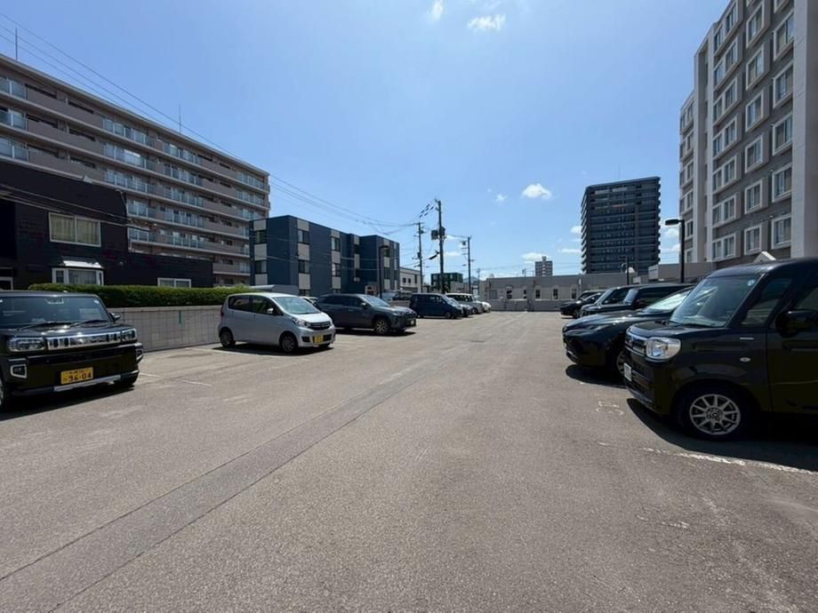 4LDK 91m² Apartment for Sale near Hassamu Chuo Station, Sapporo - Thumbnail 3