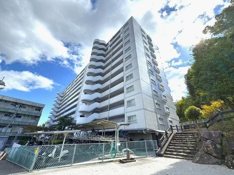 3LDK Used Condominium in Kochi City, Kochi Prefecture - Thumbnail 2