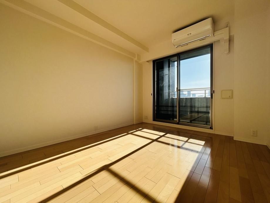 1K Apartment for Sale in Yodogawa-ku, Osaka near Juso Station - Thumbnail 4