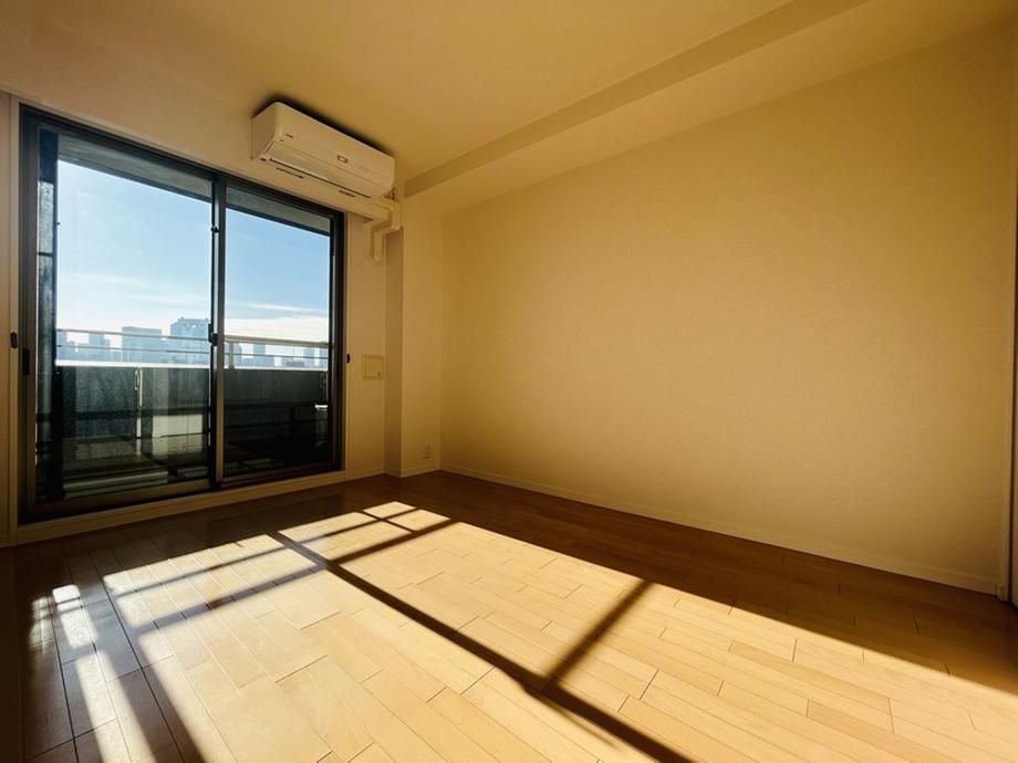 1K Apartment for Sale in Yodogawa-ku, Osaka near Juso Station - Thumbnail 3