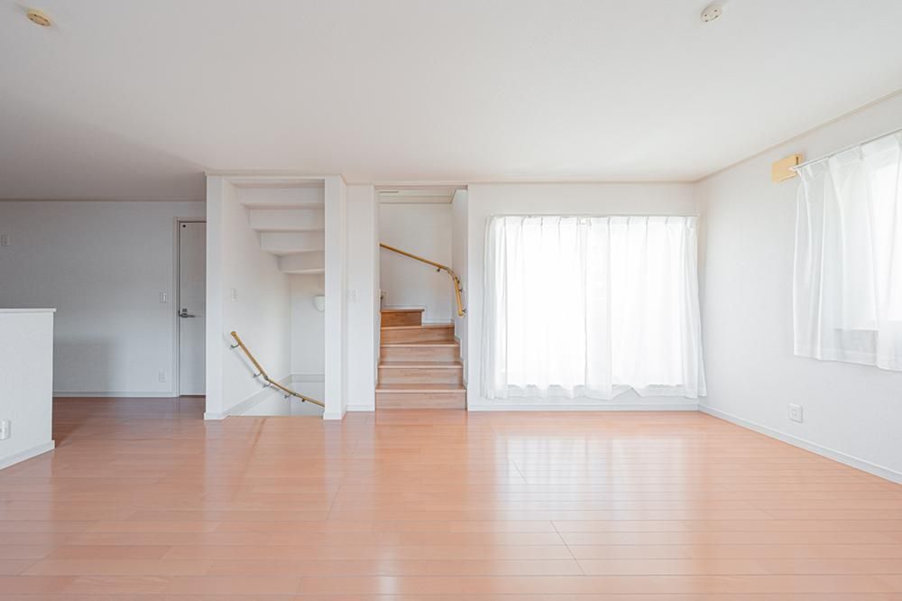 Renovated 3LDK House in Yokohama's Konan Ward – 85m² - Thumbnail 4
