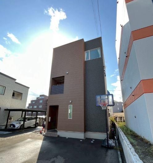 3LDK+2S House for Sale in Sapporo's Yamanote Area, 108.56m2 - Thumbnail 2