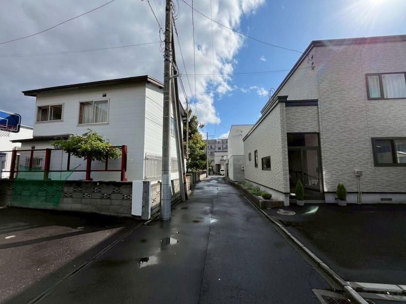 3LDK+2S House for Sale in Sapporo's Yamanote Area, 108.56m2 - Image 1