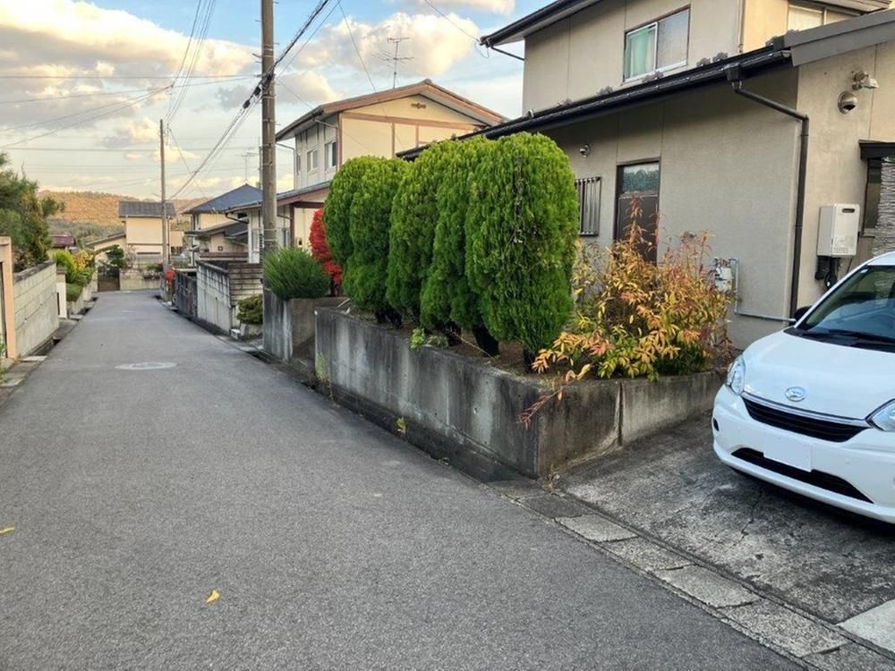 Detached House for Sale in Fukushima City with 5DK Layout - Thumbnail 2