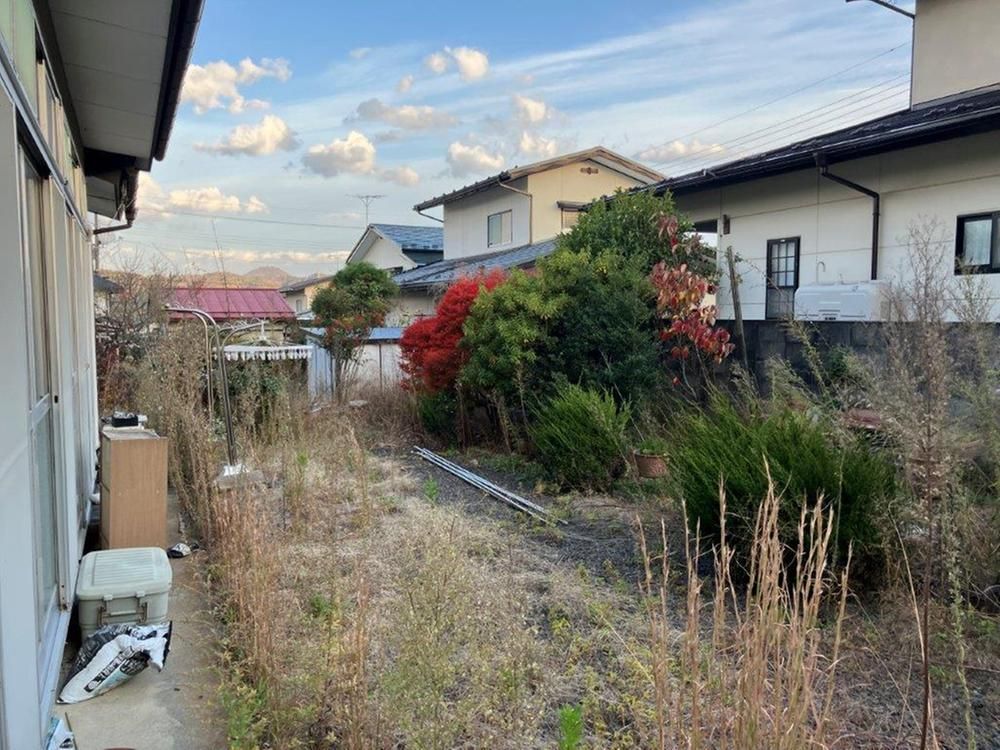 Detached House for Sale in Fukushima City with 5DK Layout - Thumbnail 4
