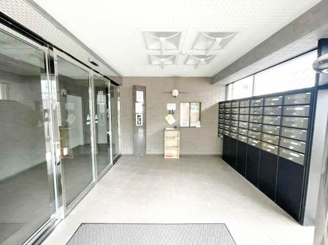 Renovated 3LDK Apartment 72m² in Aoba Ward, Sendai - Thumbnail 2