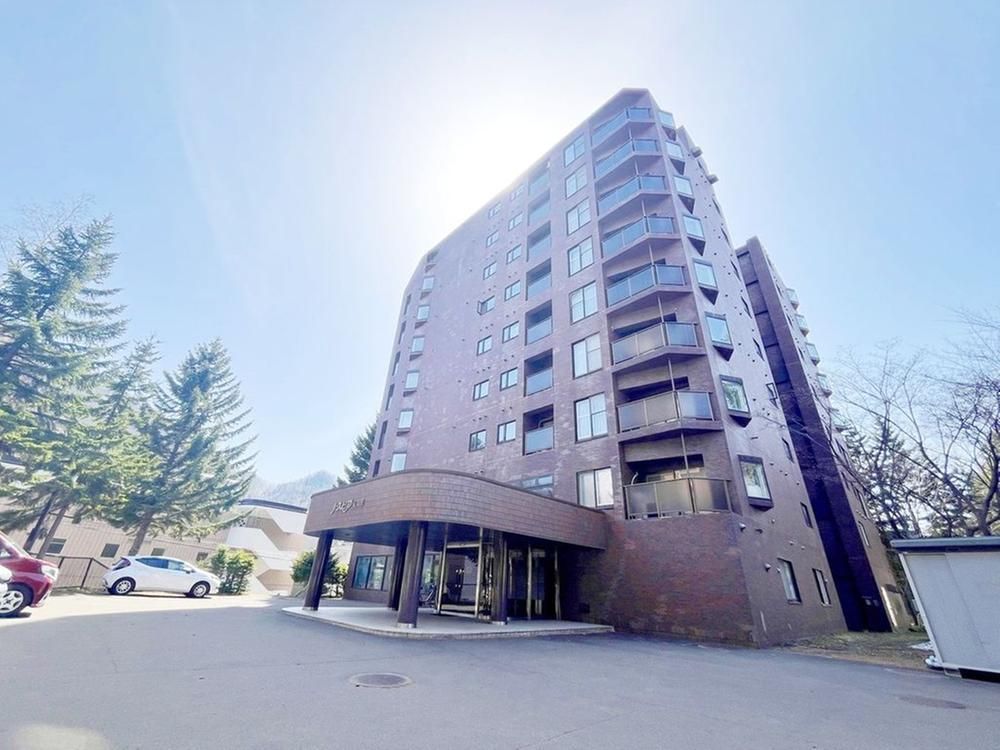 1LDK Resort Condominium with Hot Spring in Jozankei, Sapporo - Thumbnail 4