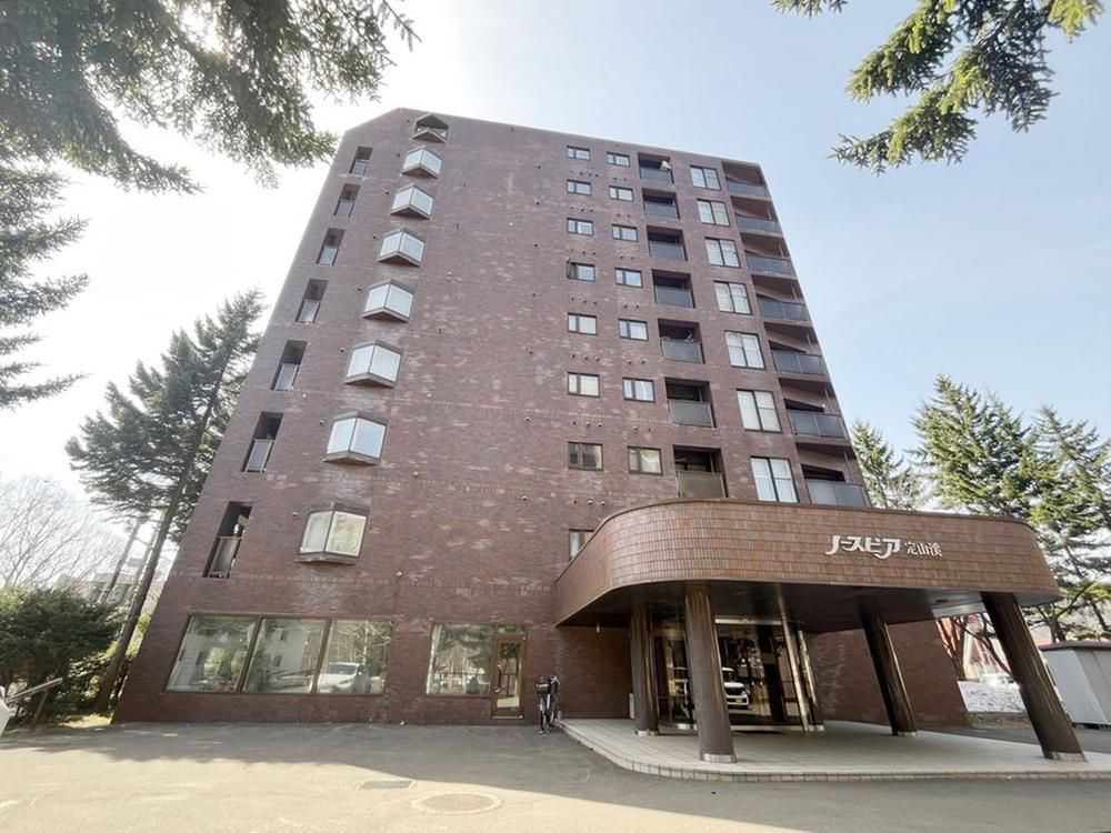 1LDK Resort Condominium with Hot Spring in Jozankei, Sapporo - Thumbnail 2
