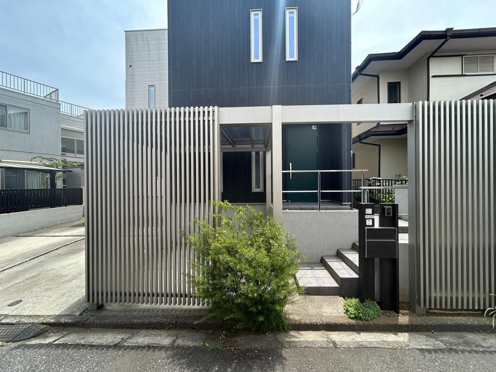 5LDK Custom Home with Rooftop Garden in Tokorozawa, Saitama - Thumbnail 2