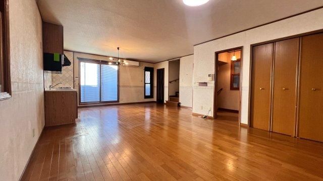 4LDK Steel House with Parking Near Hirano Station, Osaka - Thumbnail 3