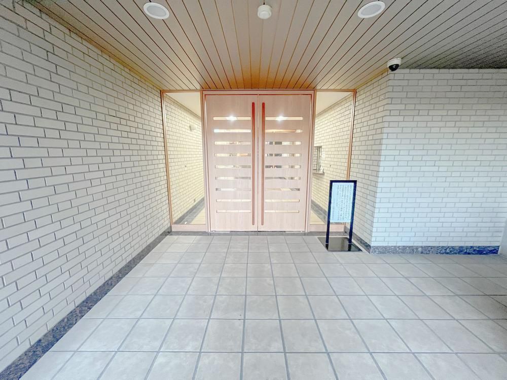 3LDK Apartment for Sale in Takatsu Ward, Kawasaki - Thumbnail 2