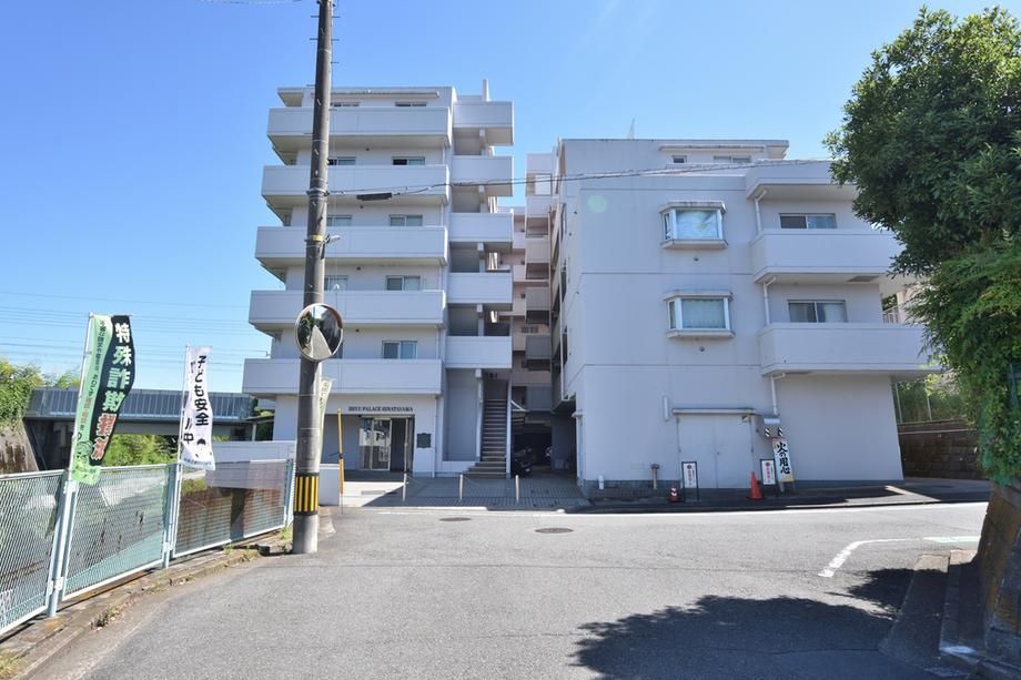 Renovated 3DK Apartment in Yokohama Izumi Ward - 53.88m2 - Thumbnail 2