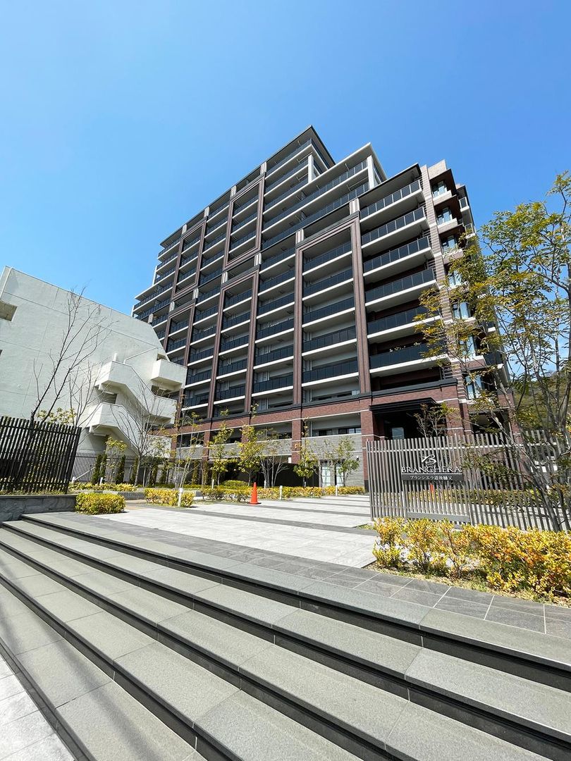 Brandsierra Dogo Hiwata 3LDK Apartment for Sale in Matsuyama - Thumbnail 2