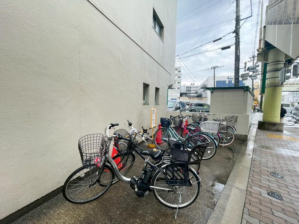 Renovated 2LDK Apartment for Sale near Juso Station, Osaka - Thumbnail 3