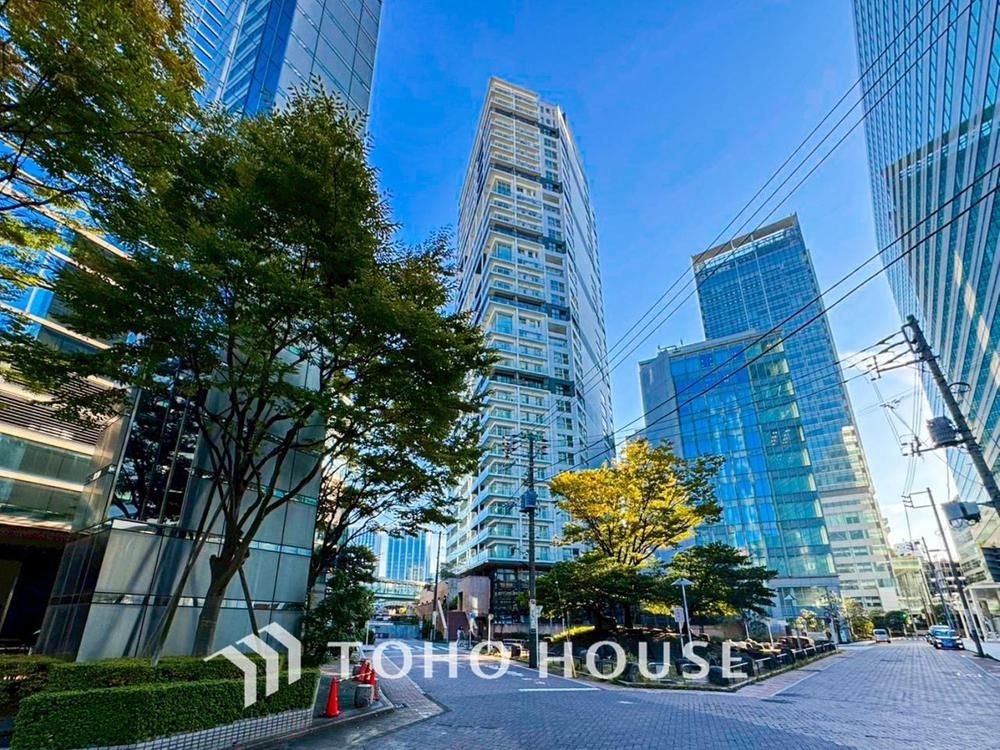 Park Tower Yokohama Portside 3LDK 105m² Apartment for Sale - Thumbnail 2