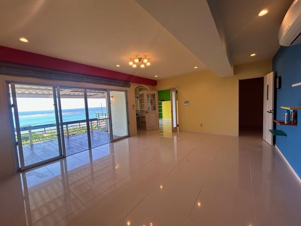 3LDK Ocean View House with Commercial Space in Nanjo, Okinawa - Thumbnail 3