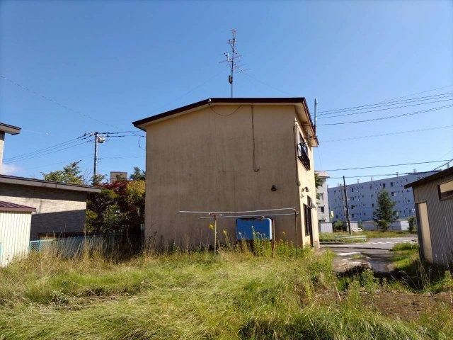 4LDK Detached House on 107 tsubo Corner Lot in Kushiro - Thumbnail 2