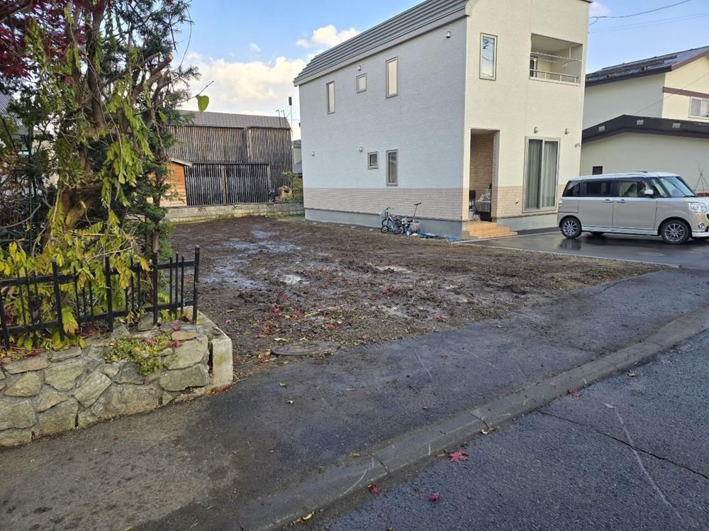 Land for Sale in Nishi Ward Sapporo 138m2 Freehold - Thumbnail 3
