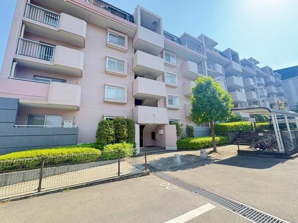 4LDK Apartment for Sale in Atsugi, Kanagawa - 109sqm - Thumbnail 2