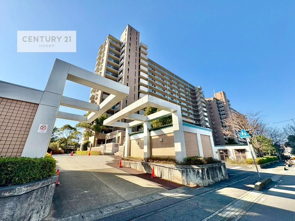 Renovated 3LDK Apartment in Toride City, Ibaraki - 70.48m2 - Thumbnail 2