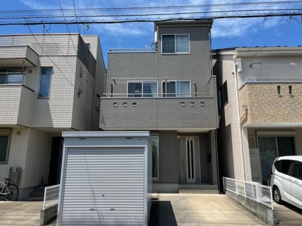 4LDK House for Sale in Minami Ward, Saitama City with Rooftop Balcony - Thumbnail 2