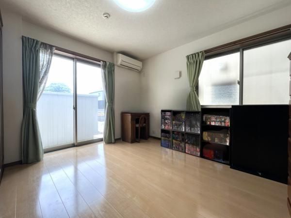 4LDK House for Sale in Minami Ward, Saitama City with Rooftop Balcony - Thumbnail 3