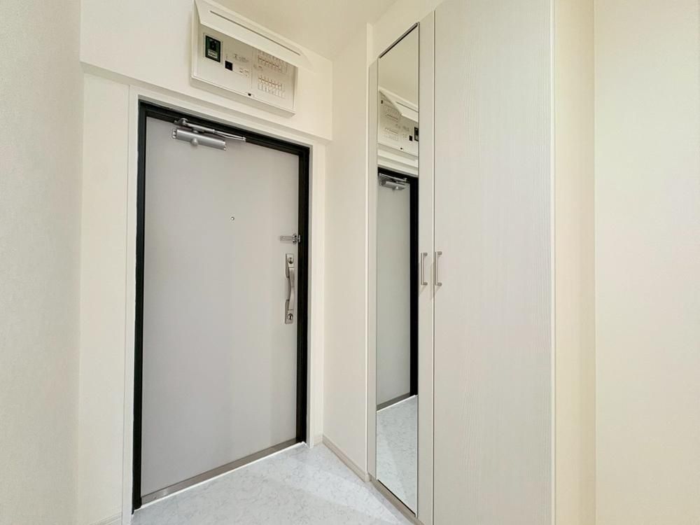 Renovated 3LDK Apartment with Ocean View in Yokosuka - Thumbnail 2