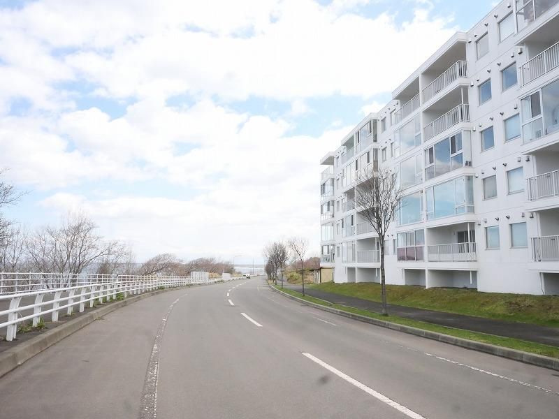 Ocean View 1K Apartment for Sale in Otaru, Hokkaido - Thumbnail 2