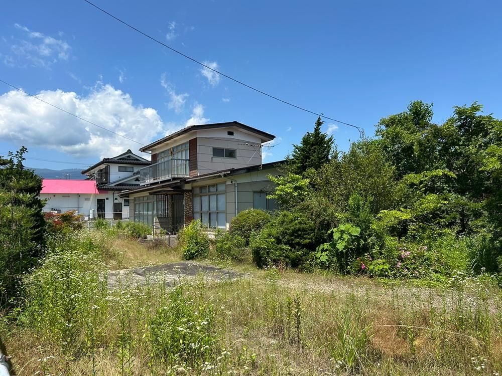 6DK Detached House for Sale in Fukushima City with Large Garden - Thumbnail 4