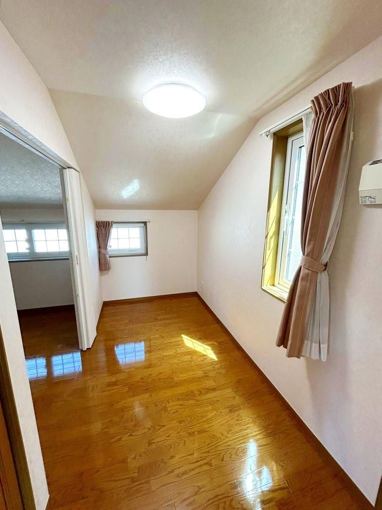 2LDK Detached House for Sale in Nishitokyo City, Tokyo - Thumbnail 4