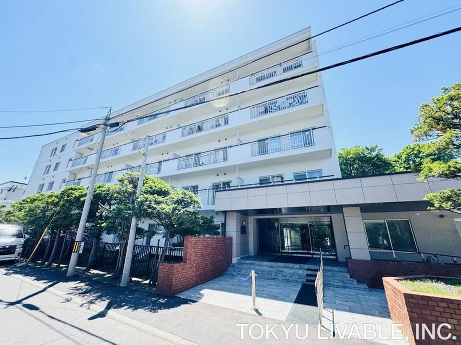 Renovated 2LDK Apartment for Sale in Sapporo Chuo Ward - Thumbnail 2
